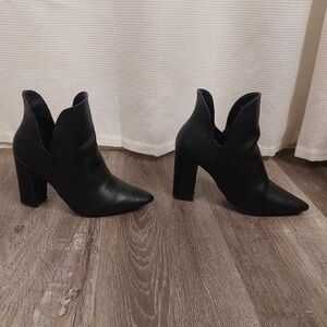 Gabriela's Black Leather Side Slit ankle boots